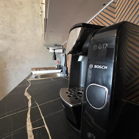Metropolitan 2 *